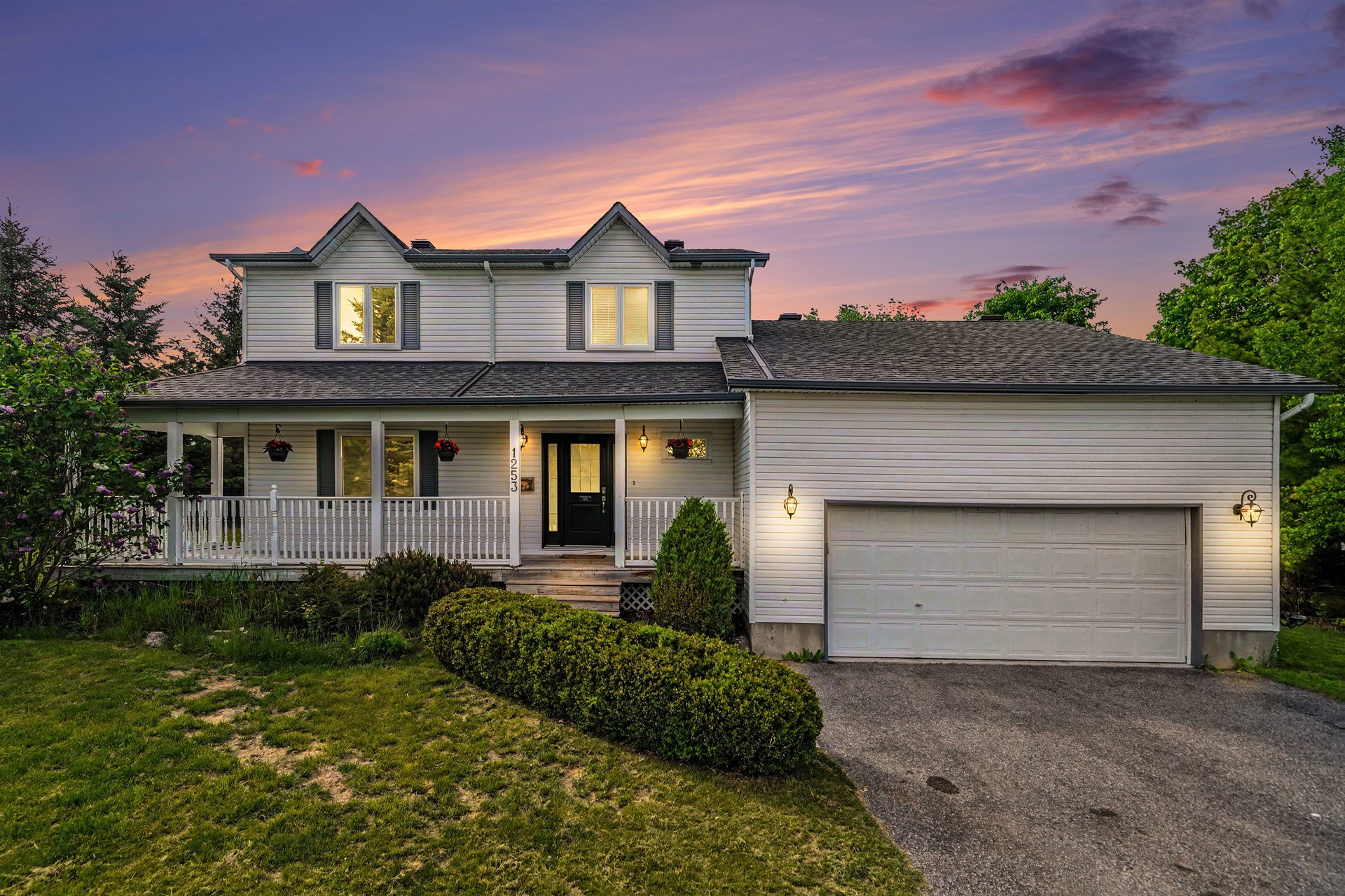 1253 Collier Cres Flat-Fee Realtor®