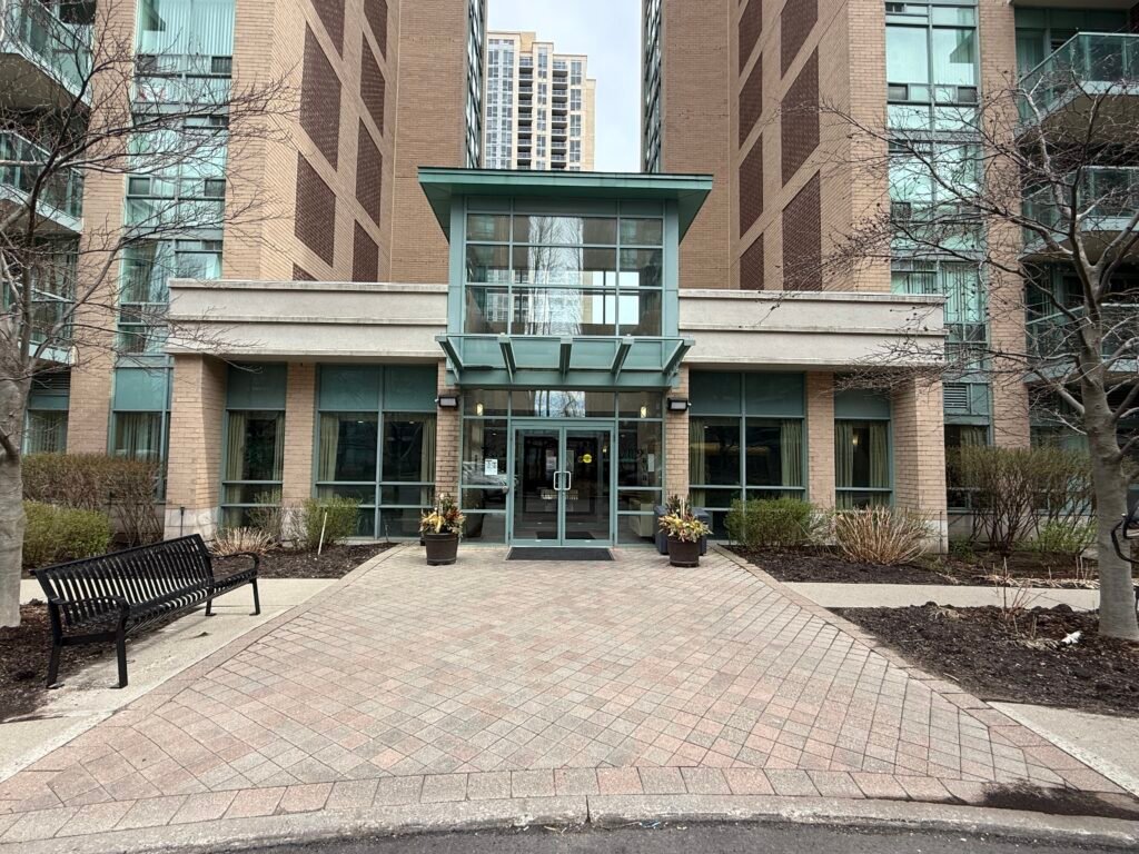 7 Michael Power Pl Flat-Fee Realtor®