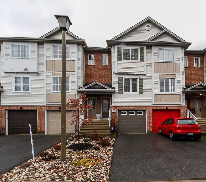 25 Manhattan Cres Flat-Fee Realtor®